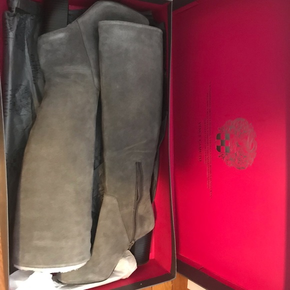 Vince Camuto Women's 'Sashe' Grey Suede Boots - Picture 4 of 8